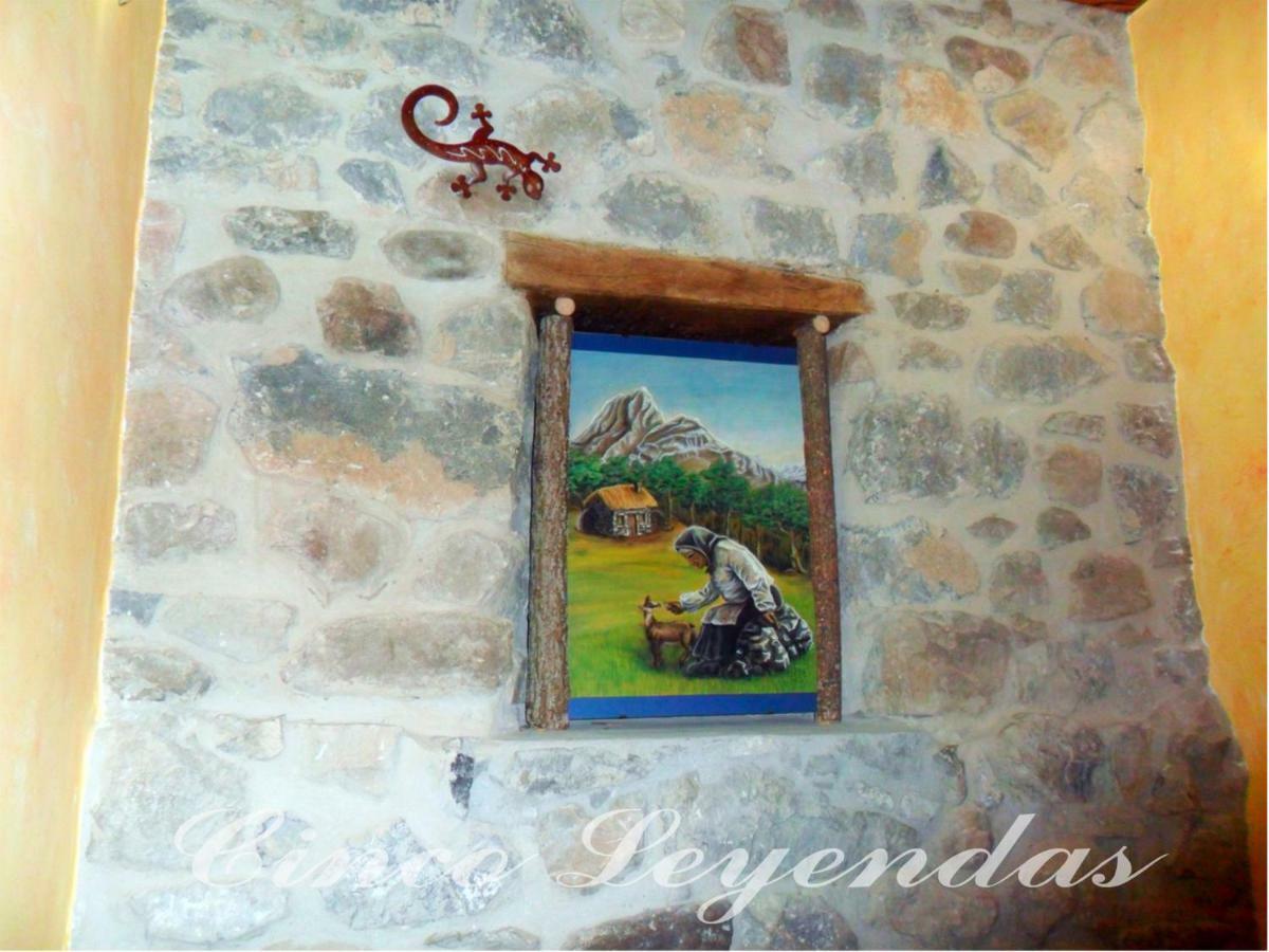 Cinco Leyendas Liegos Esterno foto